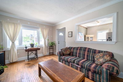 307 Gliddon Ave, Oshawa - Central image-0-4