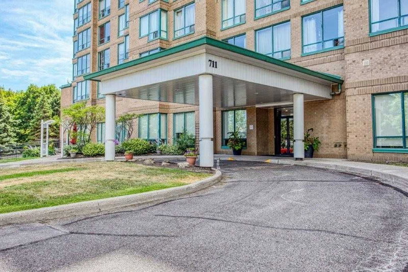 1209 - 711 Rossland Rd E, Whitby, L1N8Z1 | Image 2