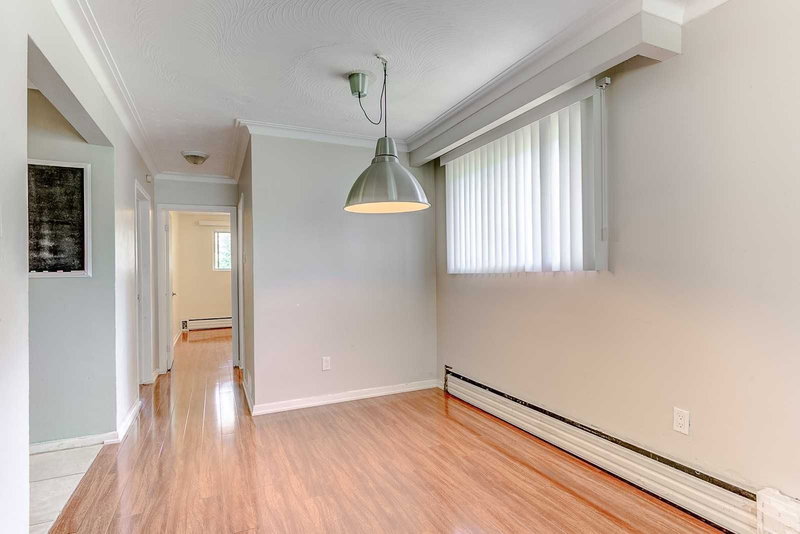 451 Leslie St, Toronto, M4M3E5 | Image 3