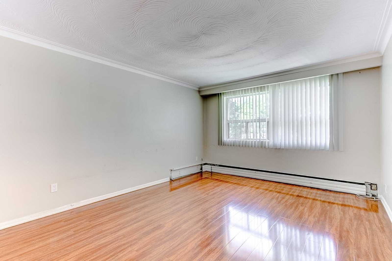 451 Leslie St, Toronto, M4M3E5 | Image 2