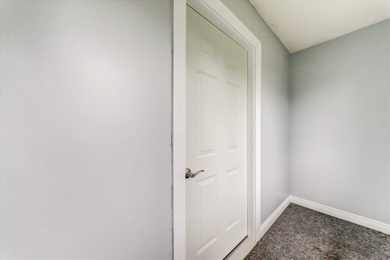 380 Phillip Murray Ave, Oshawa, L1J1H3 | Image 3