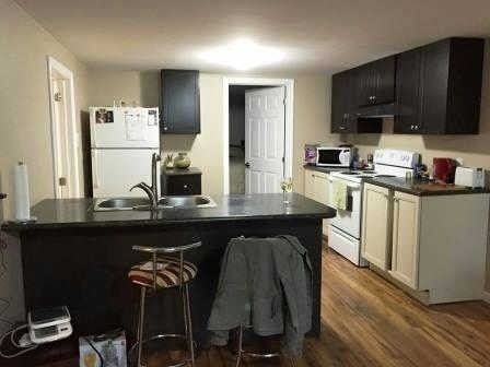 Lower - 324 College Ave, Oshawa, L1J Is1 | Image 3