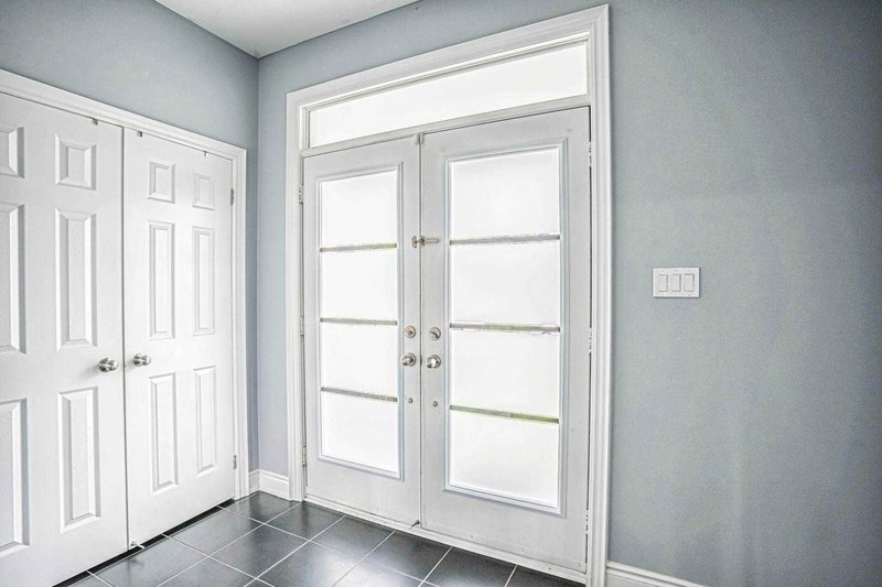 105 Stockell Cres, Ajax, L1T0M4 | Image 3