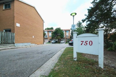 Townhouse sold at 14-750 Military Trail, Toronto, Ontario, M1E4P7 - Morningside - MLS: E4883706