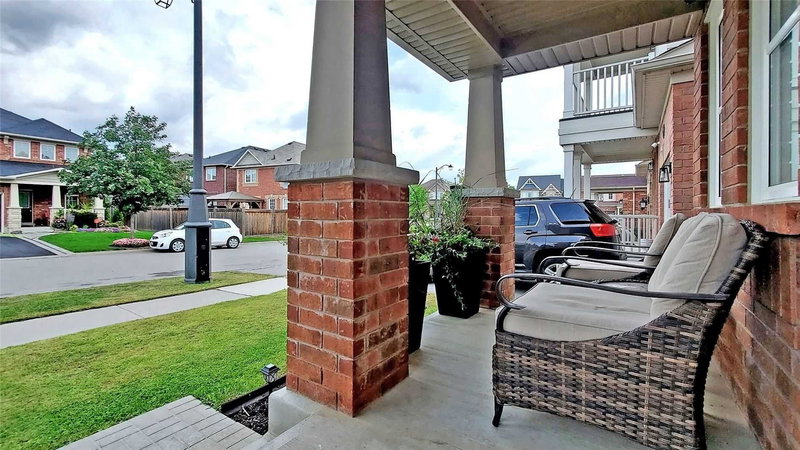 1809 Parkhurst Cres, Pickering, L1X0A8 | Image 3