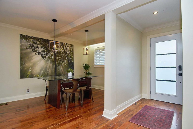 588 Marksbury Rd, Pickering, L1W2S8 | Image 3