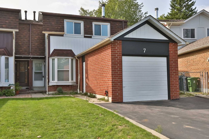 7 Barnwell Dr, Toronto, M1V1Y7 | Image 2
