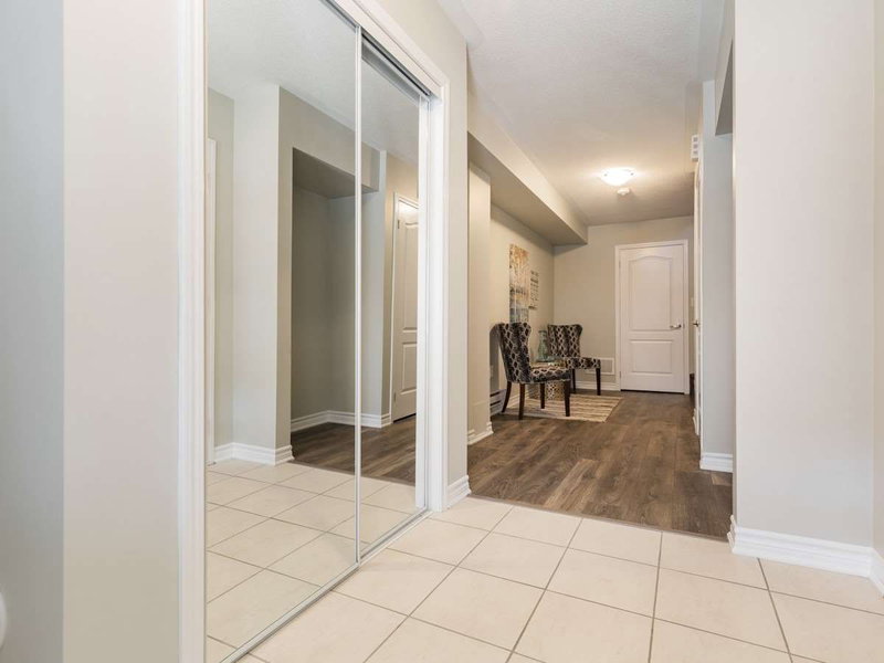 1062 Clipper Lane, Pickering, L1X2R2 | Image 2
