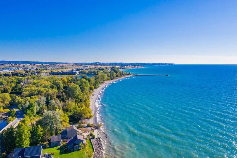 127 Cedar Crest Beach Rd, Clarington, L1C 3K3 | Image 3