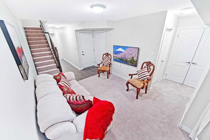 120 Ferris Sq, Clarington, L1E0J2 | Image 2