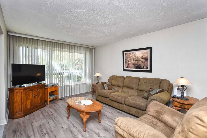 158 Woodfern Dr, Toronto, M1K2L5 | Image 3