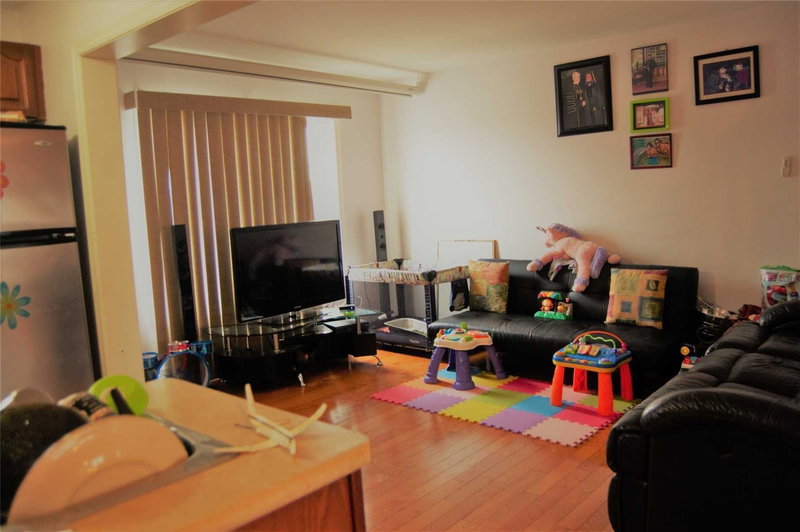 29 Polarlights Way, Toronto, M1X1Z4 | Image 2