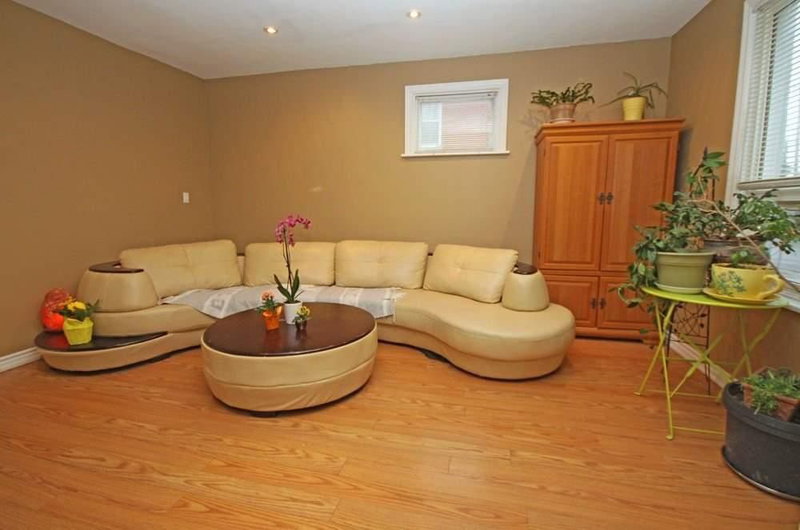 75 Ritson Rd N, Oshawa, L1G5P6 | Image 3