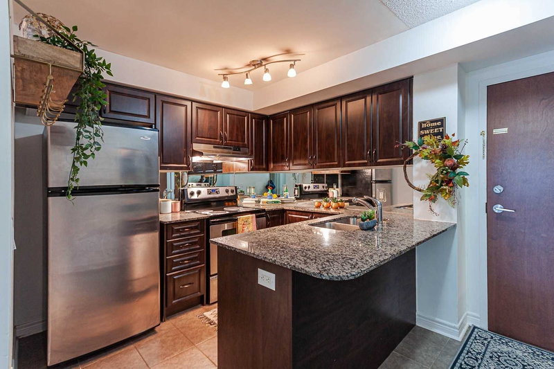 421 - 60 Fairfax Cres, Toronto, M1L0E1 | Image 3