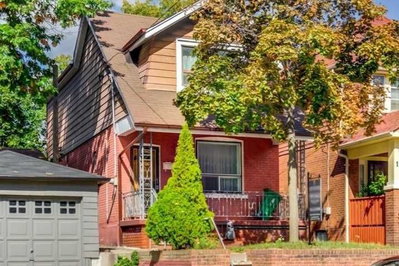Detached House sold at 8 Harris Avenue, Toronto, Ontario, M4C1P4 - East End-Danforth - MLS: E4971433