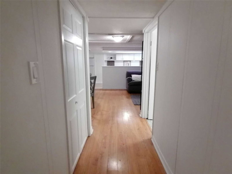 Lower - 29 Scarboro Beach Blvd, Toronto, M4E2W9 | Image 3