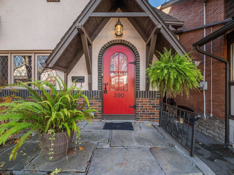 390 Kingswood Rd, Toronto, M4E3P1 | Image 2