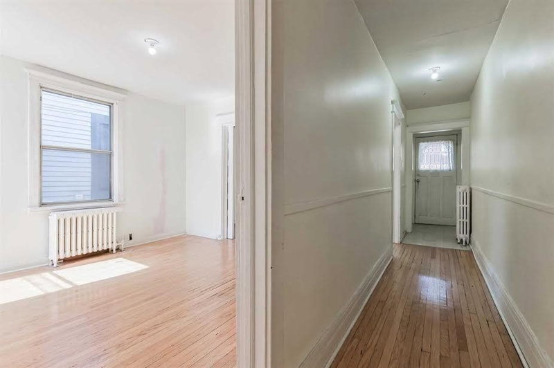 167 Sammon Ave, Toronto, M4J1Z1 | Image 3