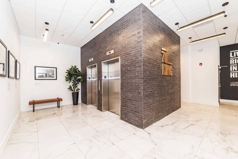 415 - 70 King St E, Oshawa, L1H 0A2 | Image 2