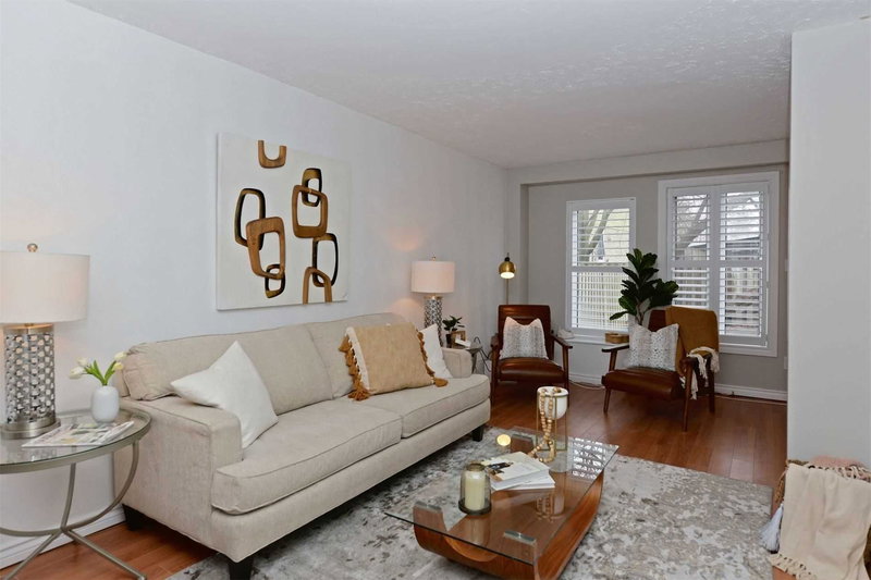 582 Lakeview Ave, Oshawa, L1J1A9 | Image 3