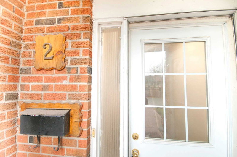 2 - 105 Dovedale Dr, Whitby, L1N1Z7 | Image 2