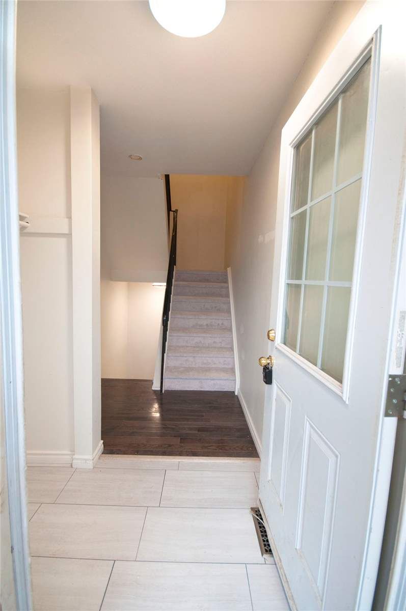 2 - 105 Dovedale Dr, Whitby, L1N1Z7 | Image 3