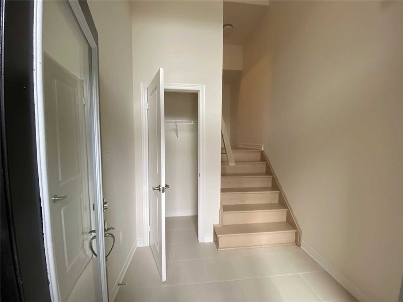 (Bdrm) - 1371 Gull Crossing, Pickering, L1W 1R8 | Image 3