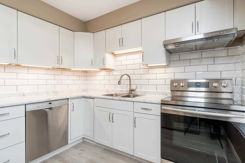 42 - 1400 Mary St N, Oshawa, L1G7B6 | Image 2