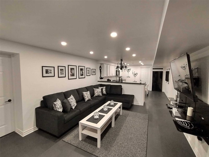 Bsmt - 32 Ontoro Blvd, Ajax, L1Z1X6 | Image 2