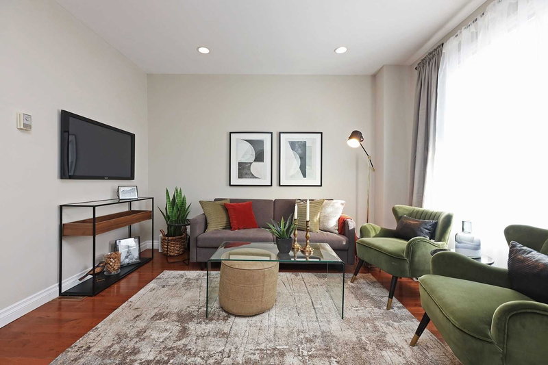 24 Queensdale Ave, Toronto, M4J1X9 | Image 2