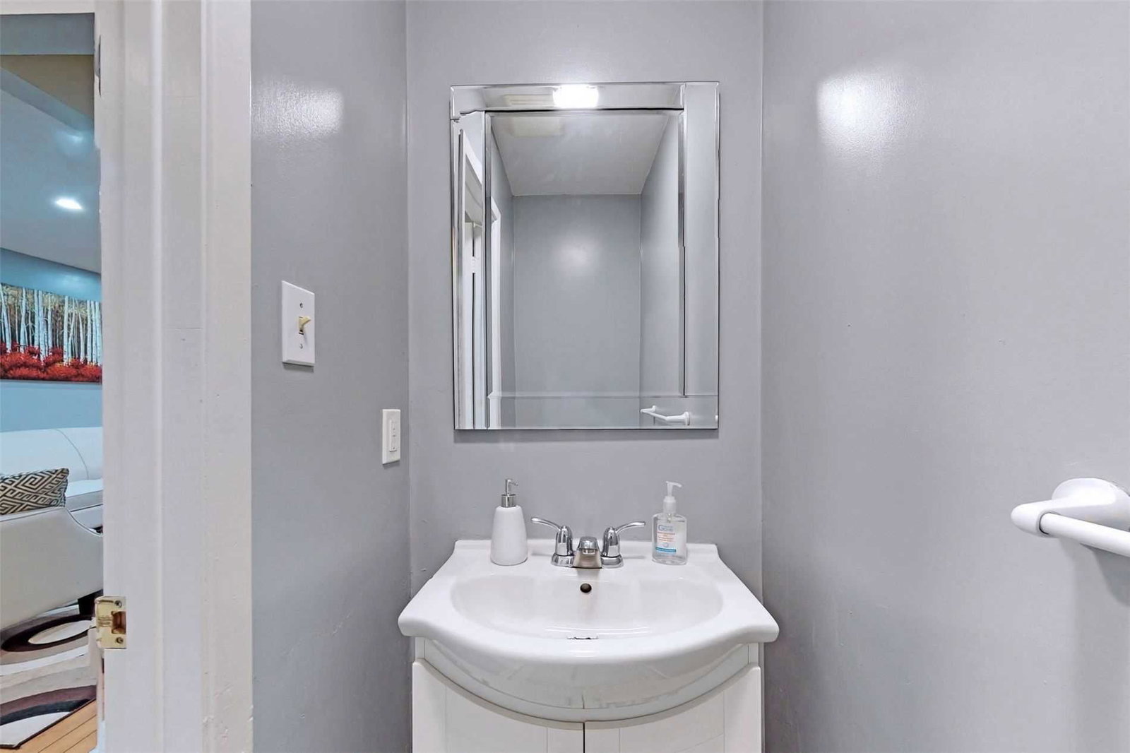 Listing Image 16