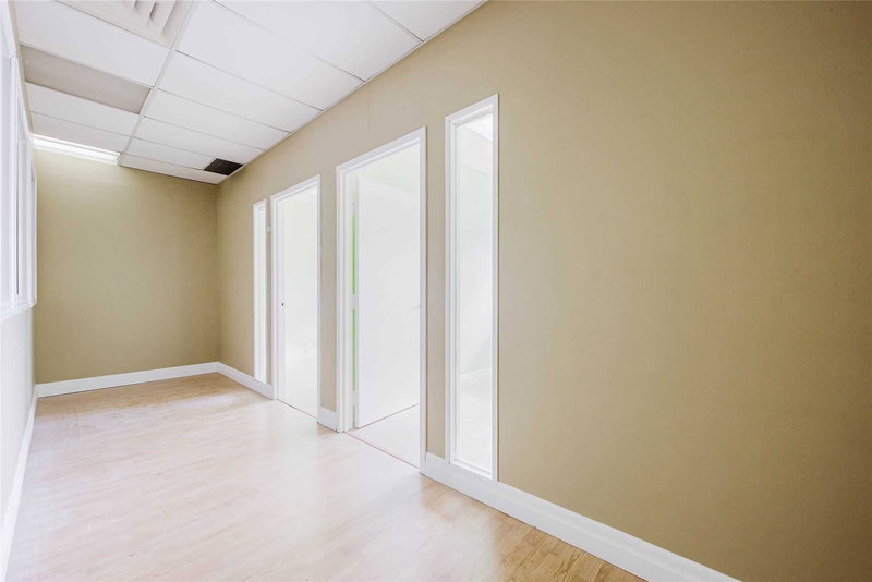 205 - 15 Harwood Ave S, Ajax, L1S2B9 | Image 2