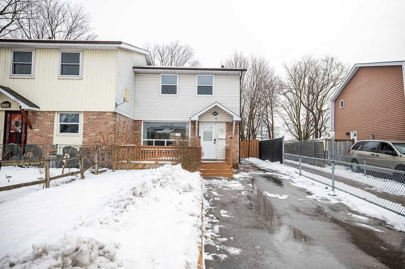 1391 Fenelon Cres, Oshawa, L1J6G2 | Image 2