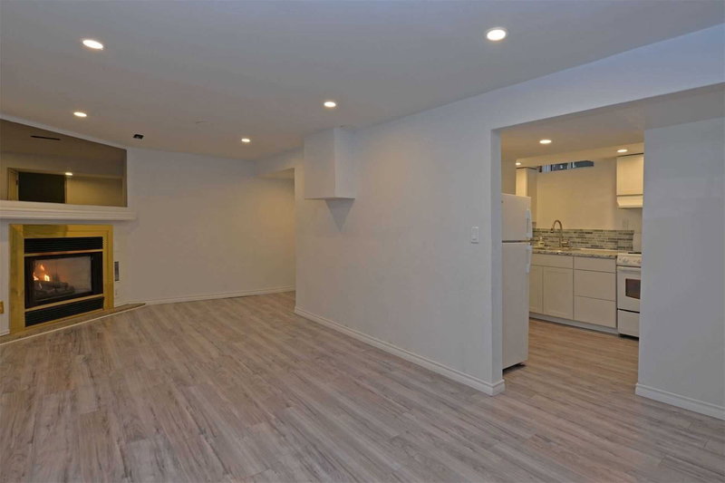 Lower - 582 Lakeview Ave, Oshawa, L1J1B1 | Image 2