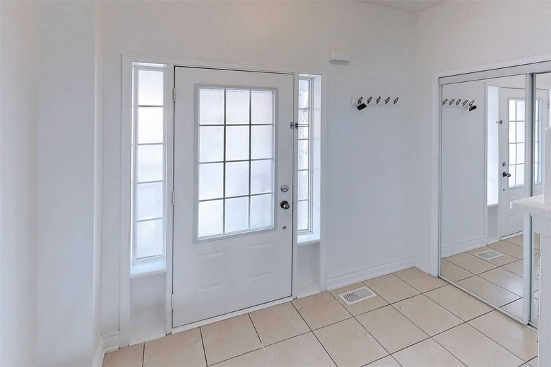 7 Barnham St, Ajax, M1Z0M5 | Image 2