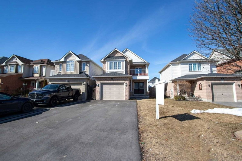 38 Hutton Pl, Clarington, L1C5K1 | Image 2