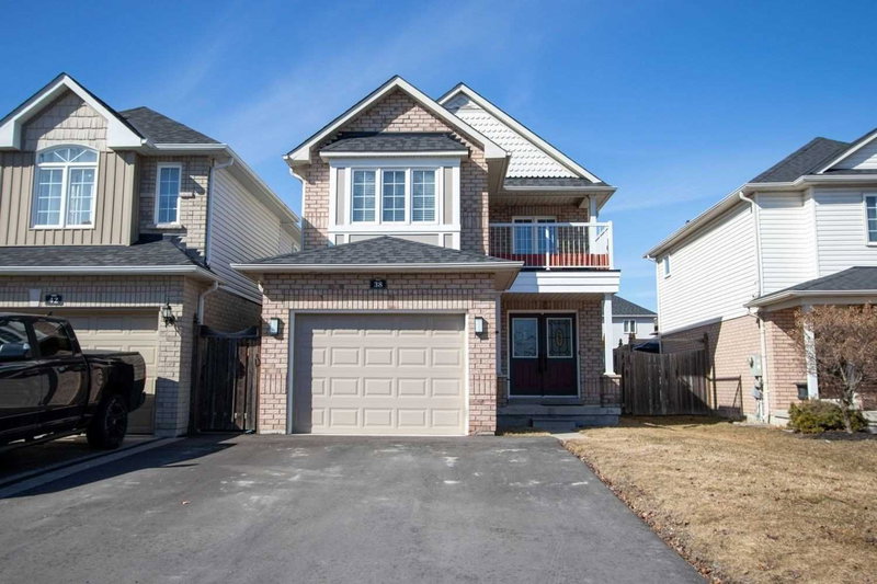 38 Hutton Pl, Clarington, L1C5K1 | Image 3