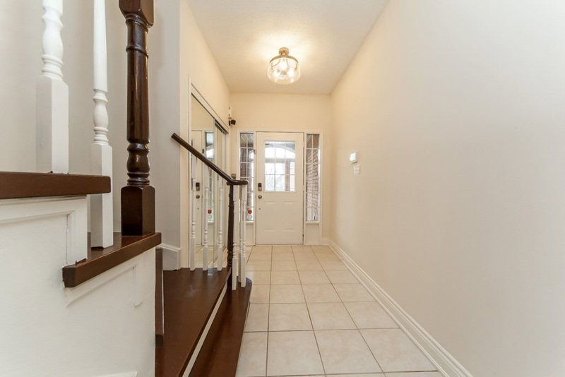 38 Marjoram Dr, Ajax, L1S7P3 | Image 3