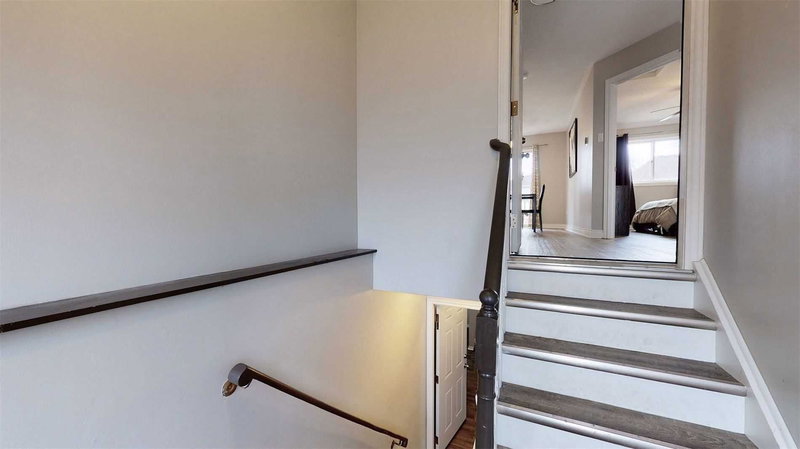 Main - 70 Freeland Ave, Clarington, L1C4S3 | Image 3