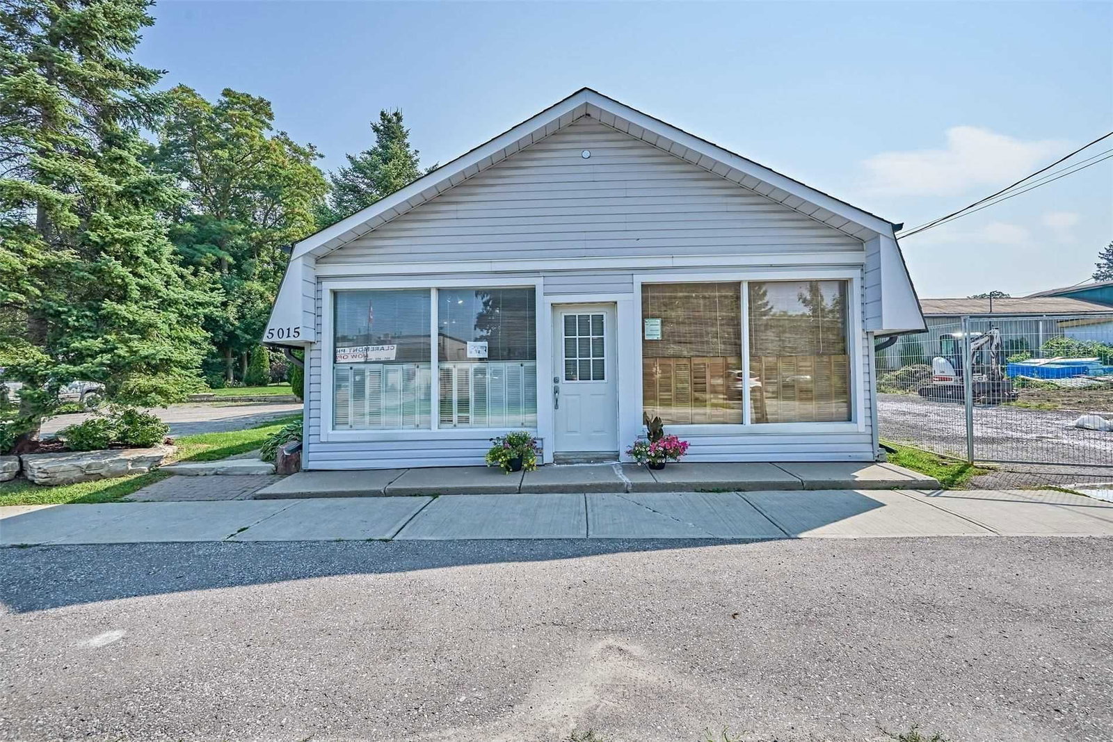 Listing Image 3