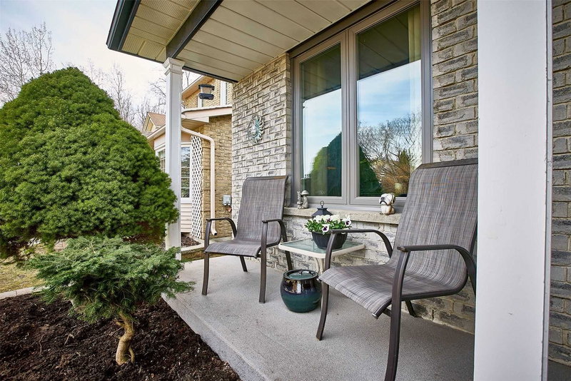 120 Sandringham Dr, Clarington, L1E1Y6 | Image 2