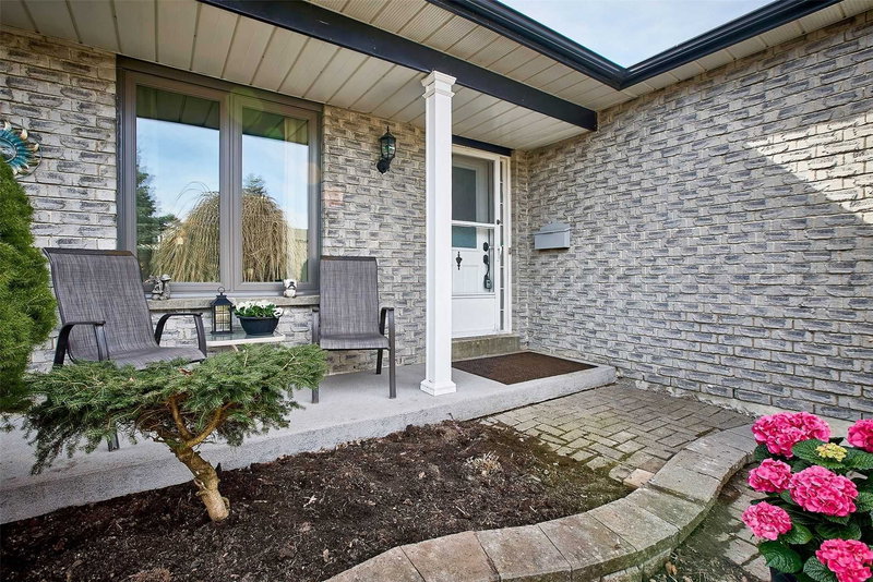 120 Sandringham Dr, Clarington, L1E1Y6 | Image 3