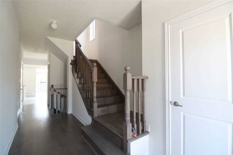 9 Conarty Cres, Whitby, L1P 0L4 | Image 2