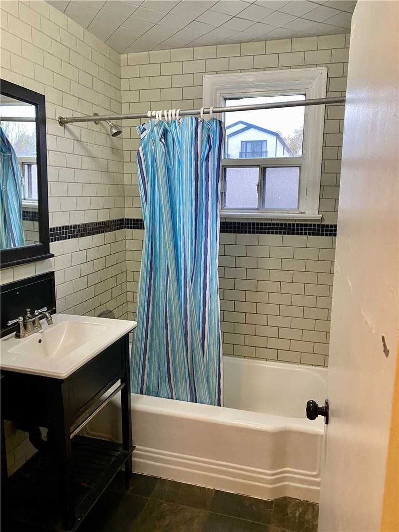 52 Claremore Ave, Toronto, M1N3Rn | Image 3