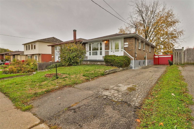 756 Breezy Dr, Pickering, L1W2X7 | Image 2