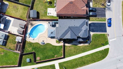 Detached House sold at 1 Bridgid Drive, Whitby, Ontario, L1P1T7 - Williamsburg - MLS: E5196417