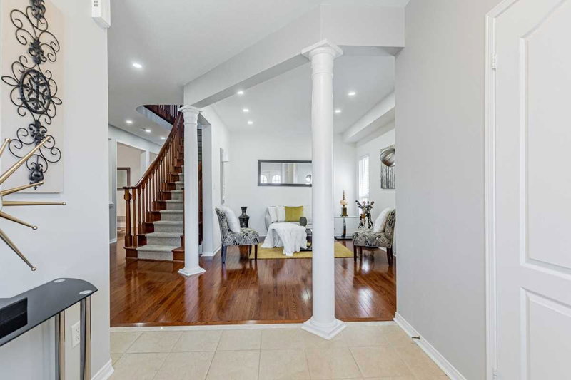 1348 Wallig Ave, Oshawa, L1K0J5 | Image 3