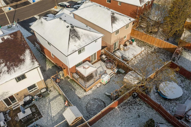 78 Fry Cres, Clarington, L1C4Y3 | Image 2