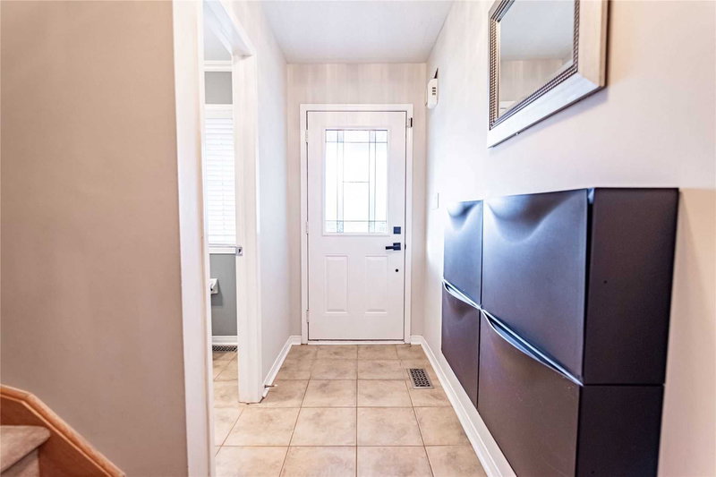 114 Bettina Pl, Whitby, L1R 0E8 | Image 2