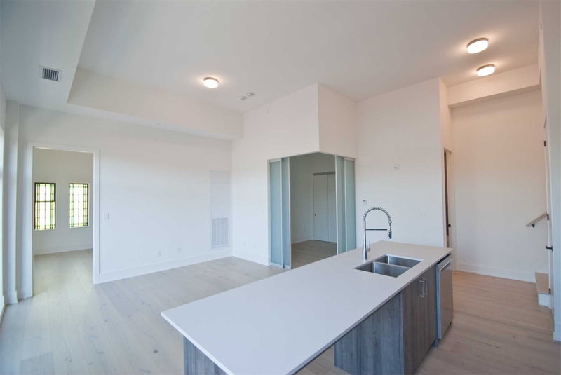 305 - 14 Dewhurst Blvd, Toronto, M4J3H9 | Image 2